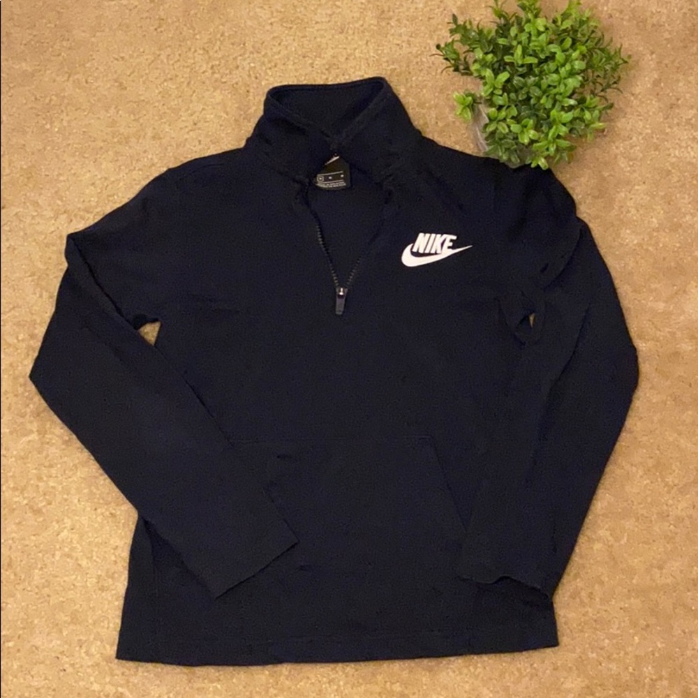 Nike 1/2 zip Pullover shirt